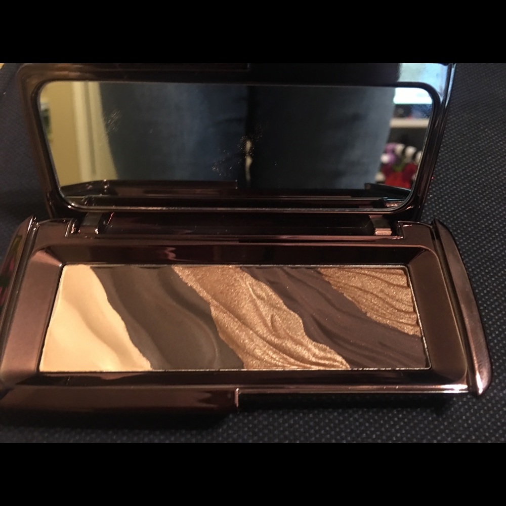✅For trade Hourglass eyeshadow Modernist Obscura
